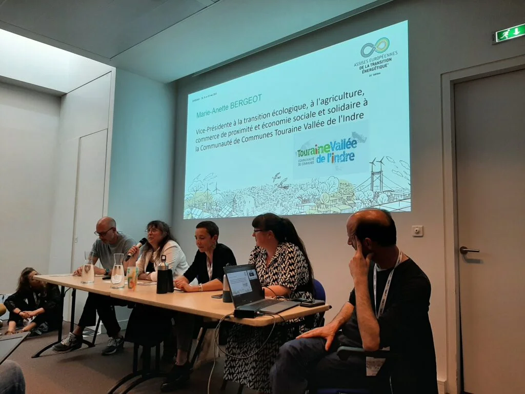 Photo de Marie-Annette Bergeot, Vice-Présidente à la transition écologique, lors de sa participation à l’atelier « Culture et transition : un autre chemin à raconter ! » organisé par la Région Centre-Val de Loire dans le cadre des Assises Européennes de la Transition énergétique.