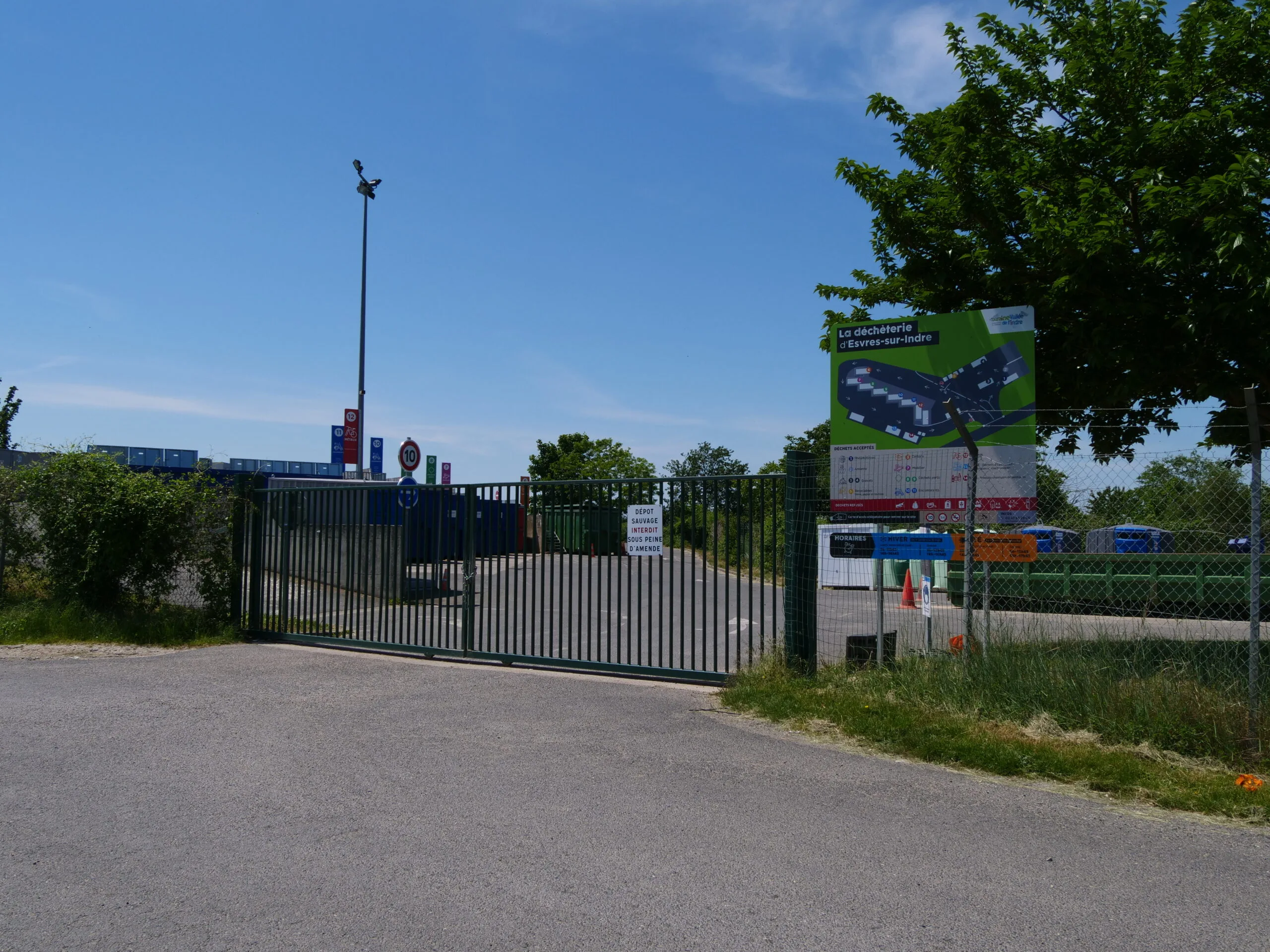 Photo de l'entrée de la déchèterie d'Esvres-sur-Indre