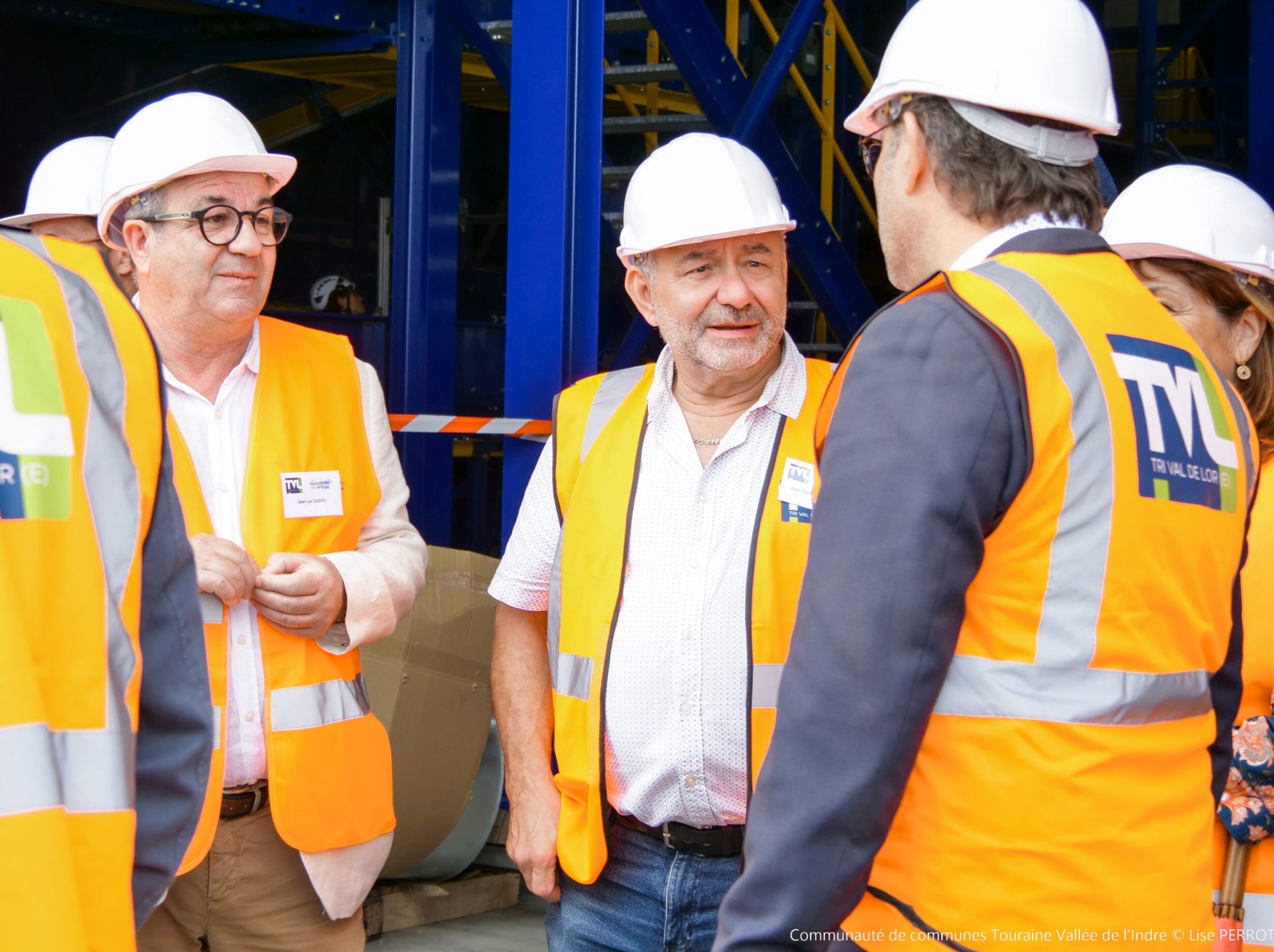 Photo prise lors de la visite de lancement du centre de tri de Parçay-Meslay, on peut voir sur la photo Sylvie Giner, Jean-Christophe Gassot et Jean-Luc Cadiou, 3 Vice-Présidents de Touraine Vallée de l'Indre.