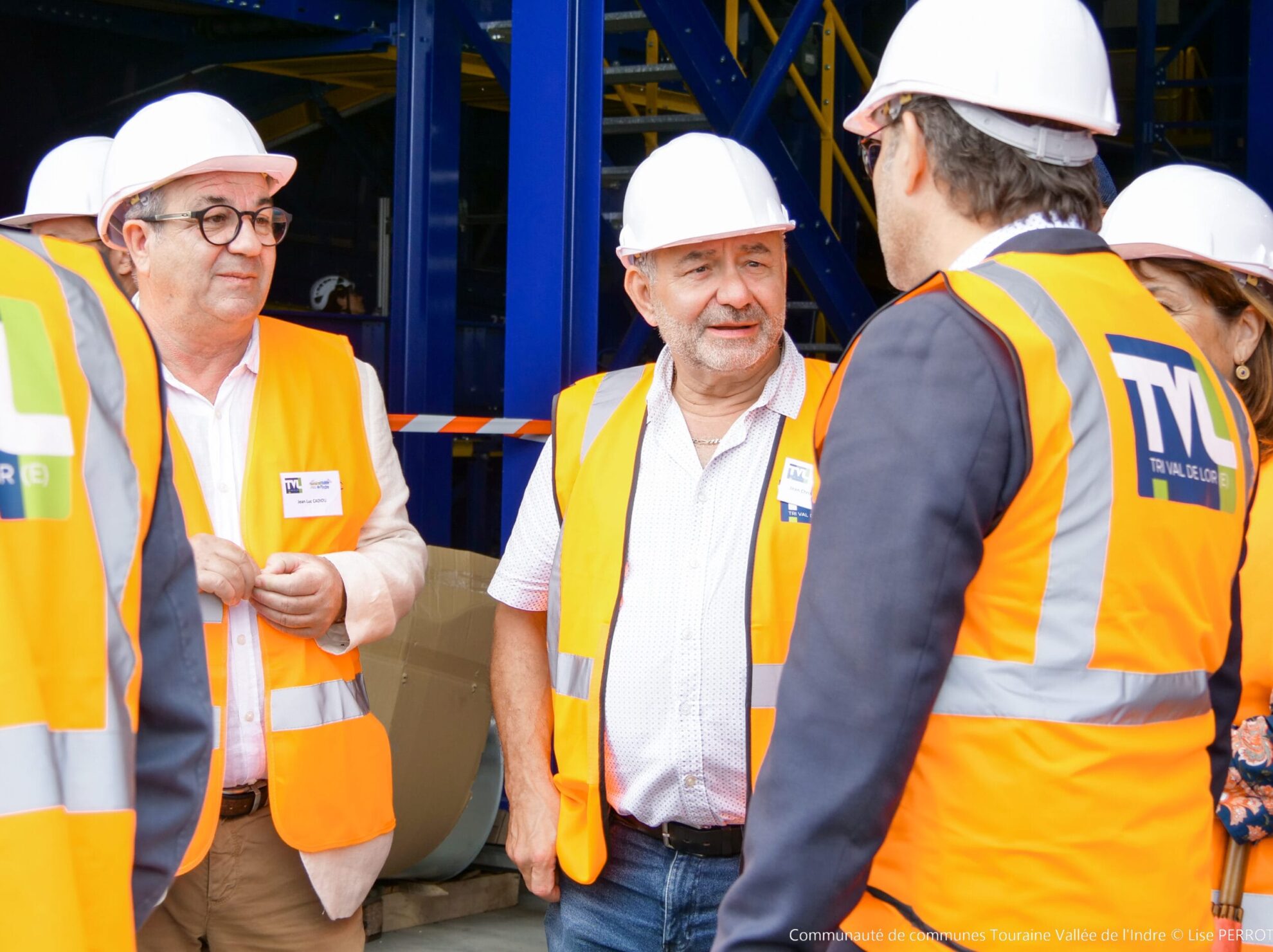 Photo prise lors de la visite de lancement du centre de tri de Parçay-Meslay, on peut voir sur la photo Sylvie Giner, Jean-Christophe Gassot et Jean-Luc Cadiou, 3 Vice-Présidents de Touraine Vallée de l'Indre.
