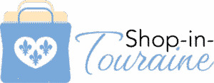 Logo de Shop in Touraine, représentant un sac de shopping bleu clair, sur lequel on voit un cœur à l'intérieur duquel sont représentés trois fleurs de lys.