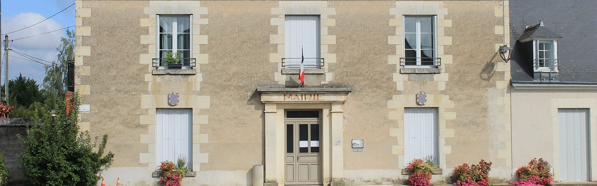 Façade de la mairie de Lignières-de-Touraine